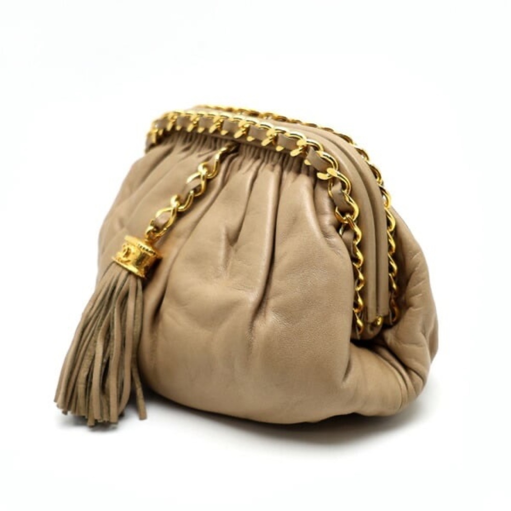 Authentic CHANEL 1988 kiss lock chain around beige Lambskin crossbody bag - Picture 3 of 13